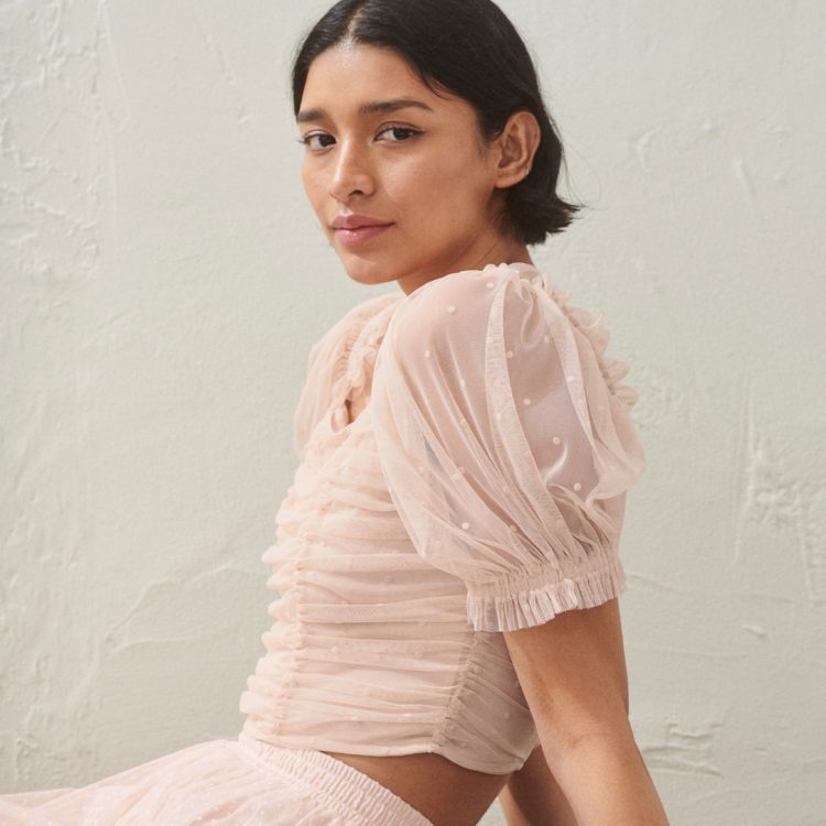 Spring looks <br> <small>Outfits for reading & lounging</small>