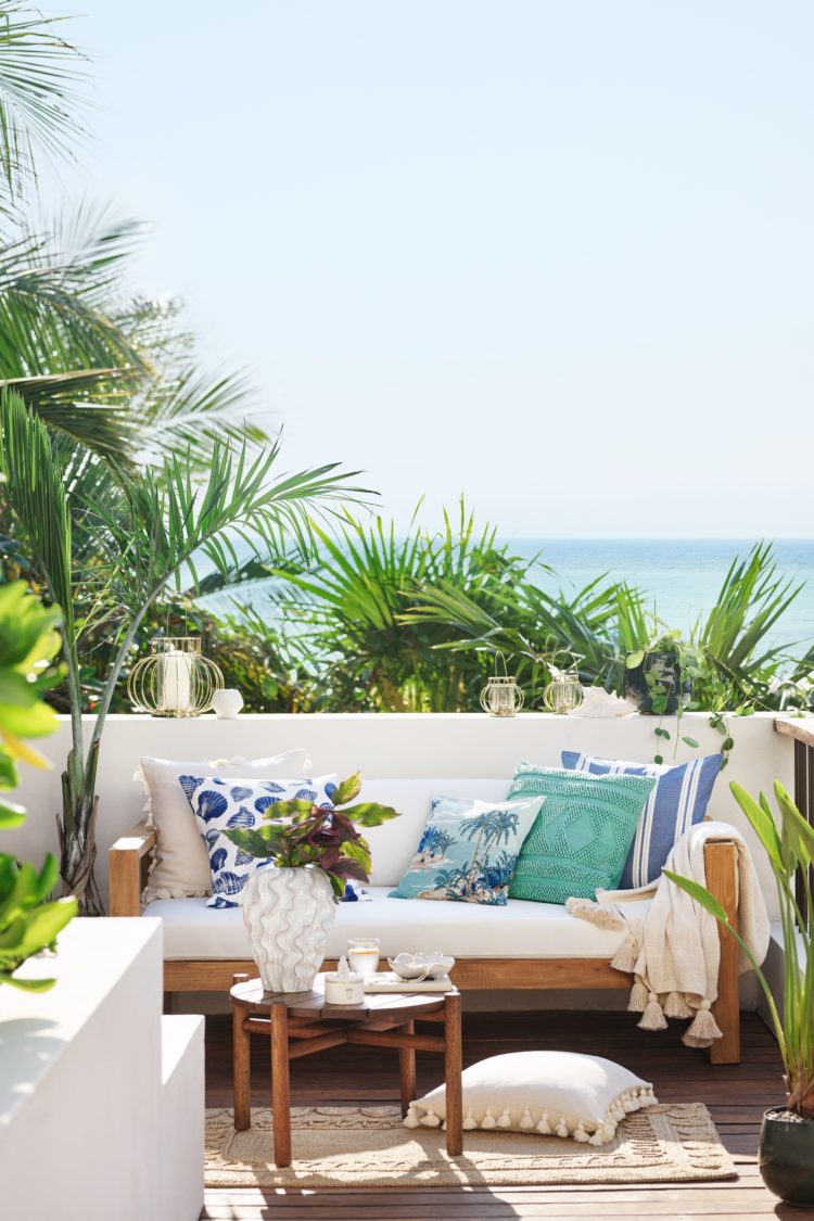 Introducing summer<br> <small>Get inspired by the ocean and the beach</small>