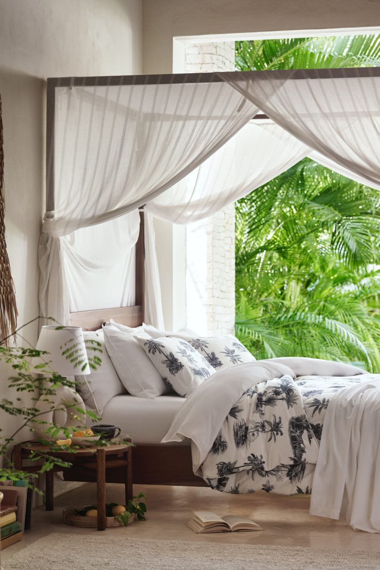 Introducing summer<br> <small>Get inspired by the ocean and the beach</small>
