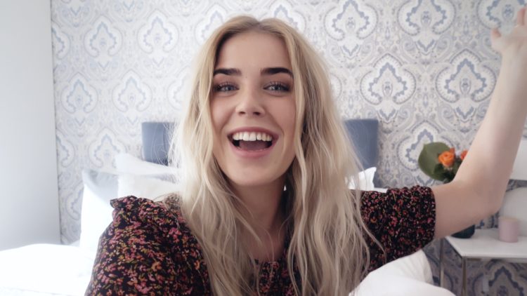 Blooming into autumn <br> <small>The new season’s wardrobe recruits styled by 3 influencers</small>