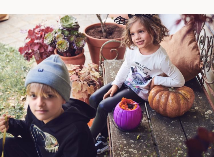Magical moments<br> <small>Lovable costumes for all ages and all your Halloween memories</small>