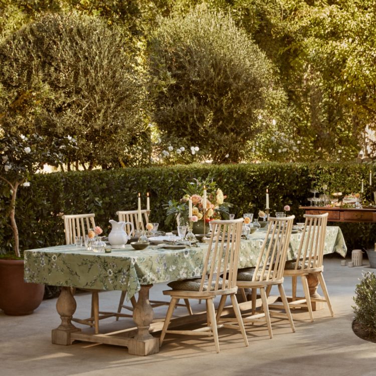 Return to romance <br><small>Set the mood for a season of love, and create unforgettable memories. </small>