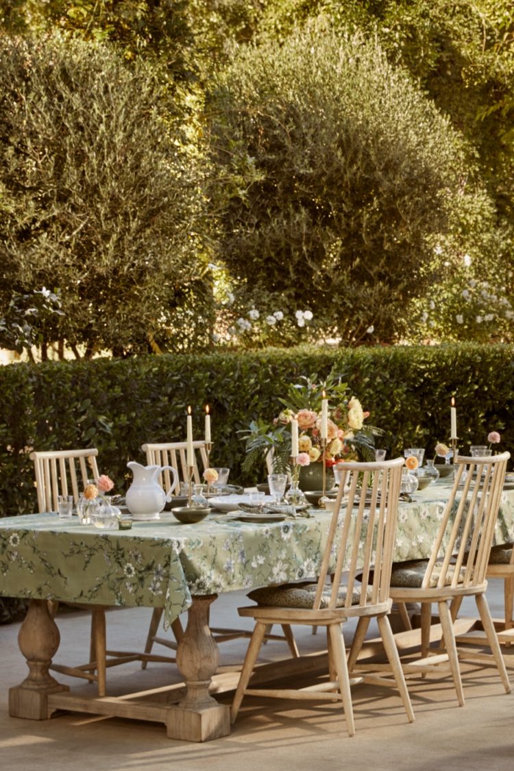 Return to romance <br><small>Set the mood for a season of love, and create unforgettable memories. </small>