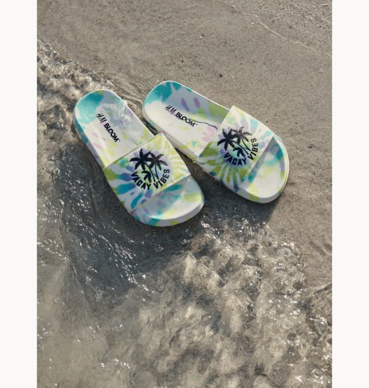 Reach new horizons <br><small>A beach collection in materials for the future</small>