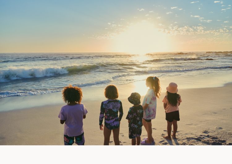 Reach new horizons <br><small>A beach collection in materials for the future</small>