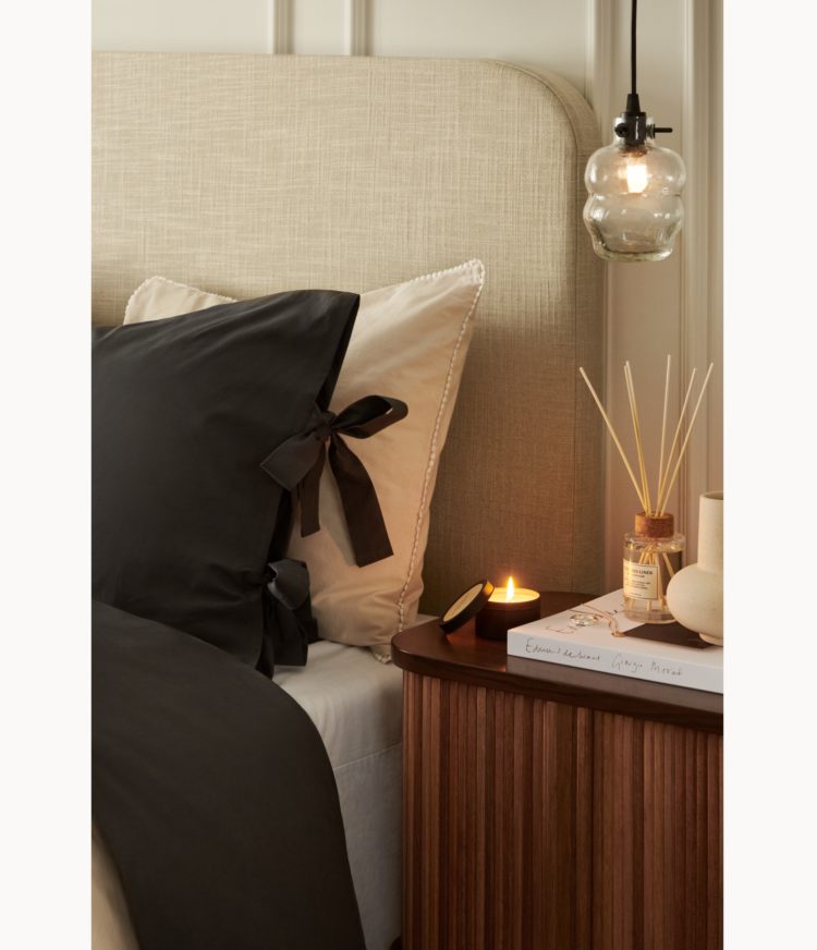 A homage to the bedroom <br><small>Create harmony with elegant bedding and charming details</small>