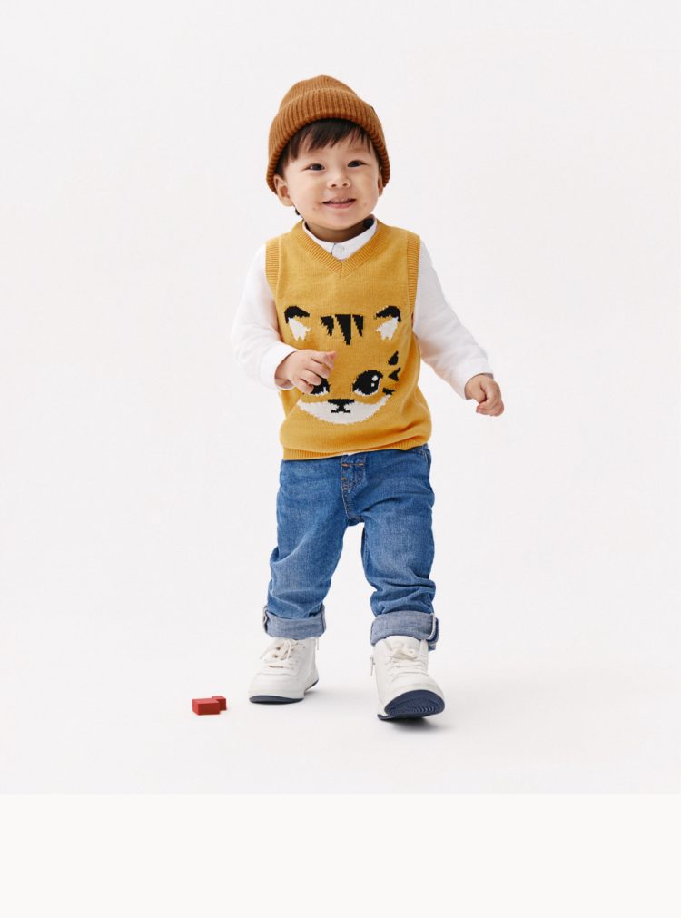 Playtime cheer for the new year <br><small>Brother, sisters or cousins — celebrate with everyone, big and small!</small>