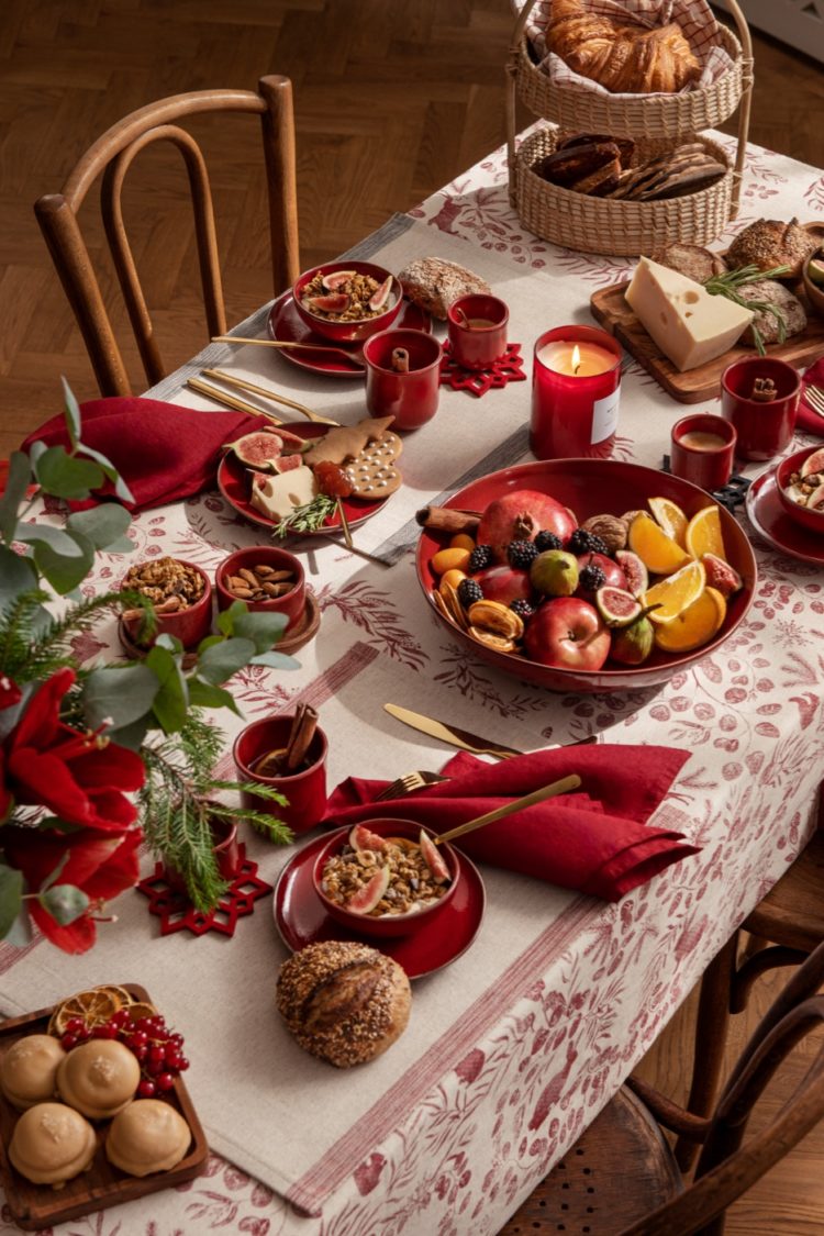 Setting the holiday table — 3 styles <br><small>Discover three stylish table settings for the festivities ahead</small>
