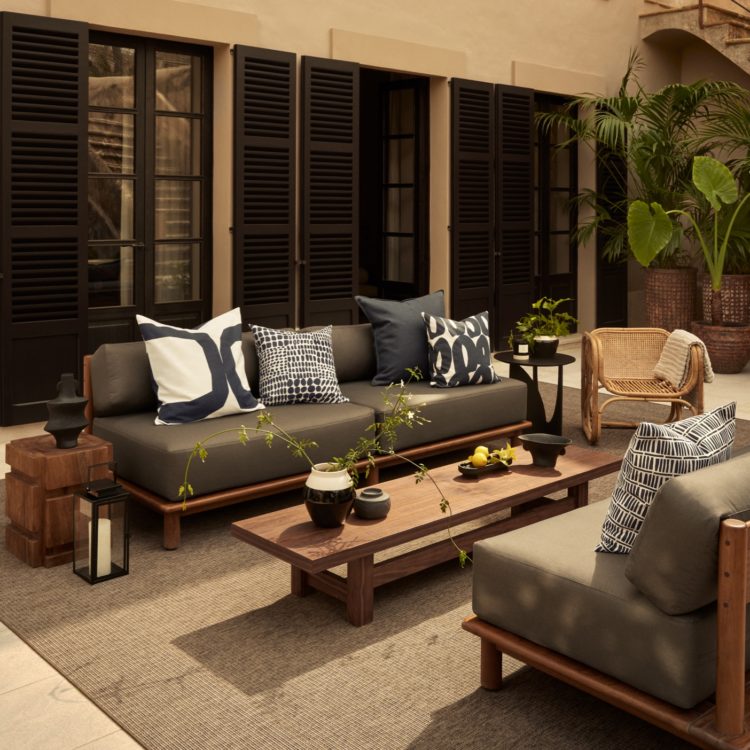 Dare to decorate with dark neutrals <br><small>Monochrome must-haves for your home.</small>