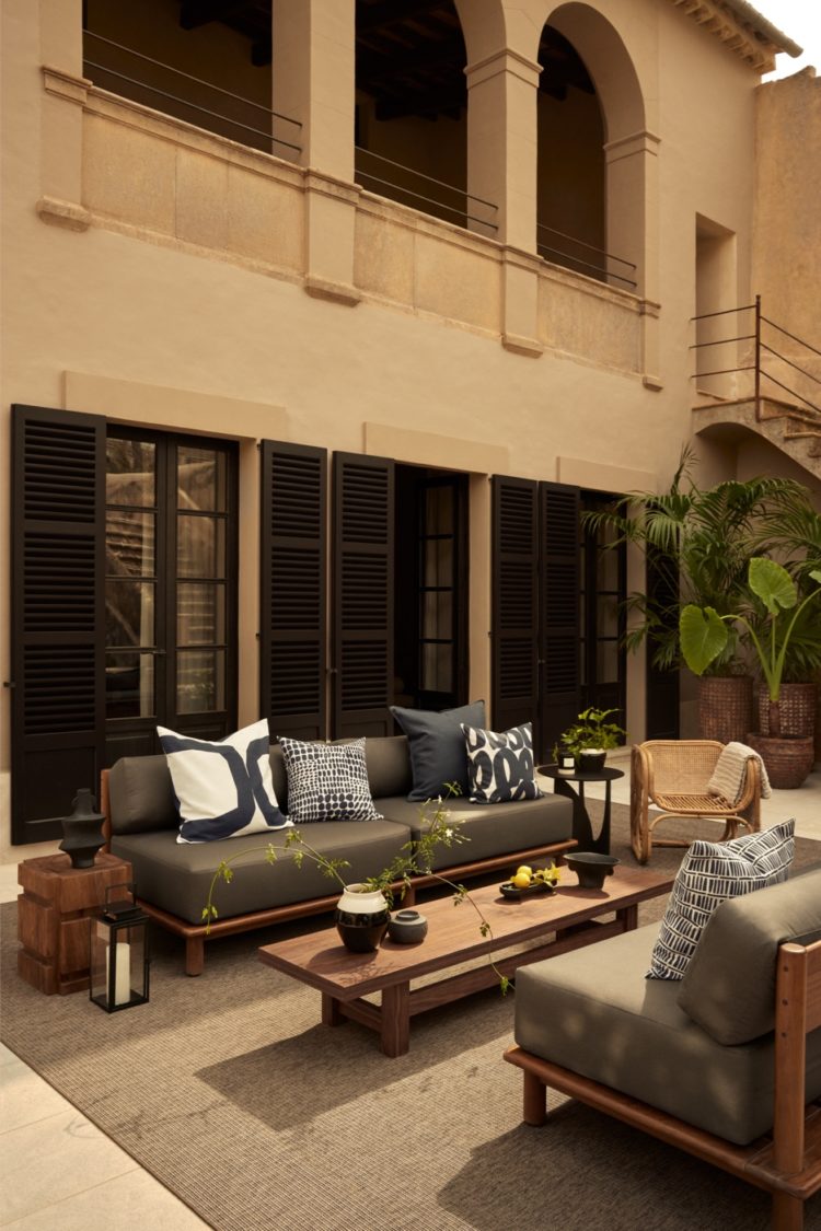 Dare to decorate with dark neutrals <br><small>Monochrome must-haves for your home.</small>