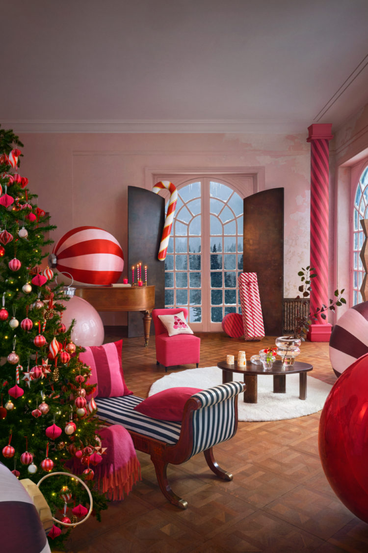 A magical holiday at home <br><small>All in on pink shades and playful decorations!</small>