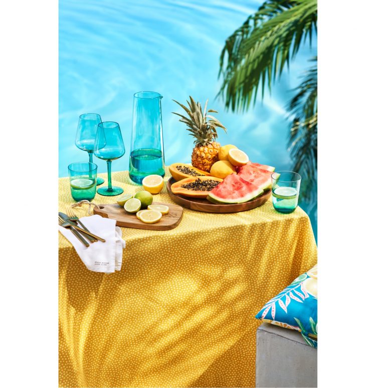 TROPICAL TOUCH