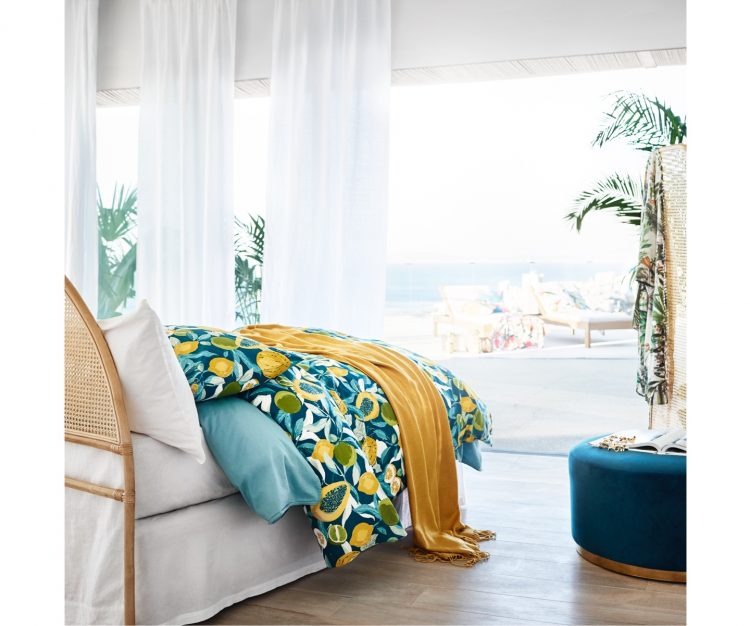 TROPICAL TOUCH