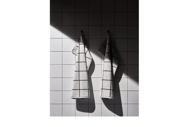 LOOKING FOR SHAPES