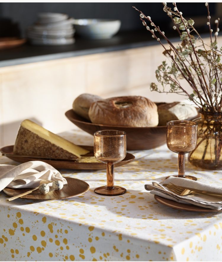 Elegant Easter table settings