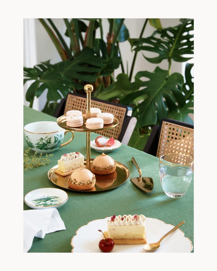 Golden green <br><small>Lush details for an easy style update</small>