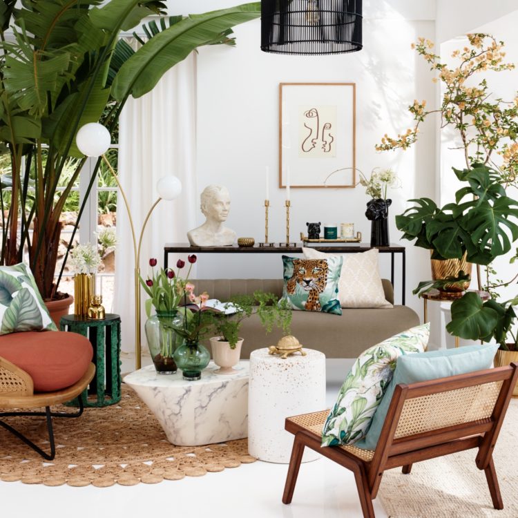 Golden green <br><small>Lush details for an easy style update</small>